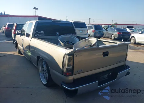 2003 Chevrolet Silverado 1500 Ls из США, поврежденный, VIN 2GCEC19VX31180811